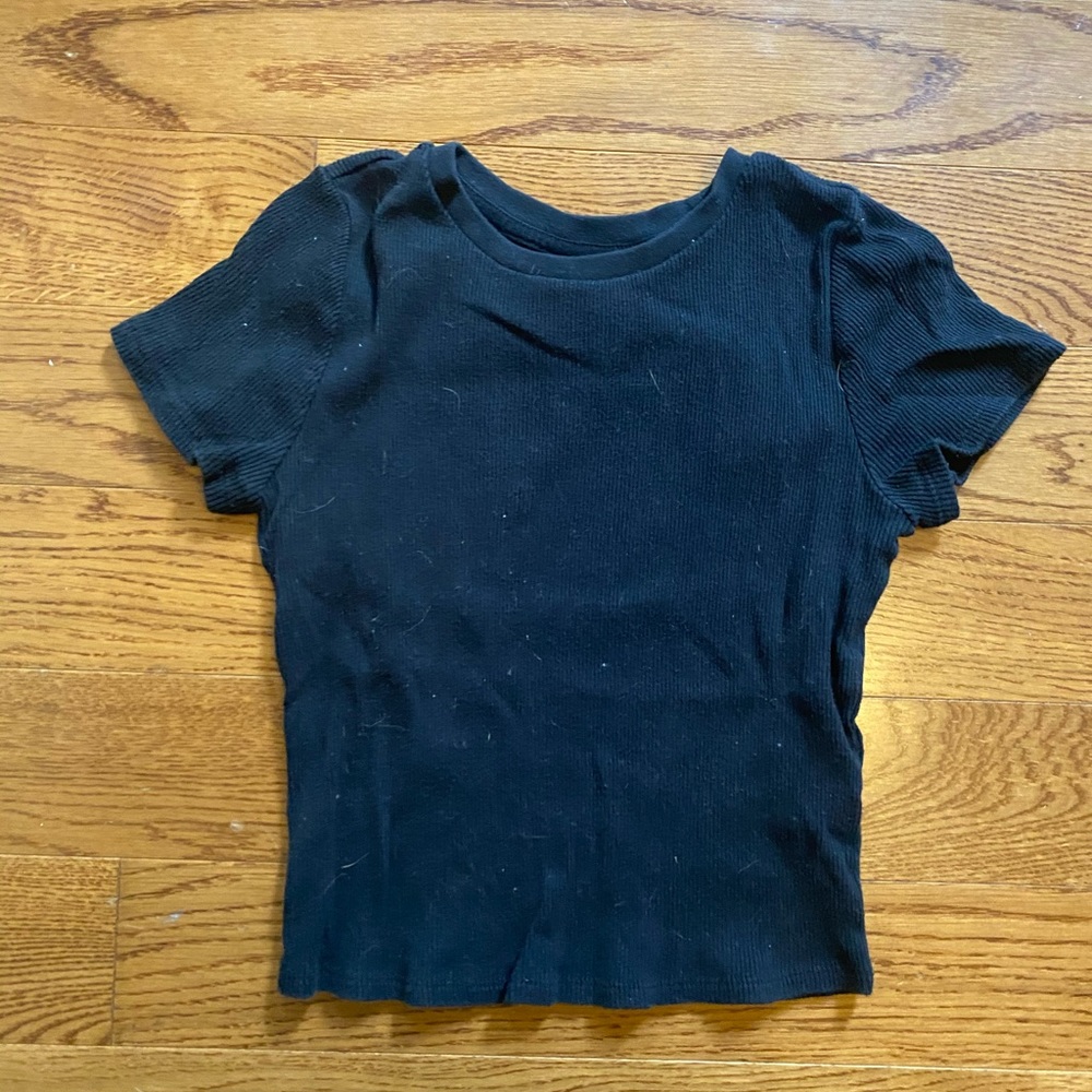 Aritzia TNA black crop top in xs